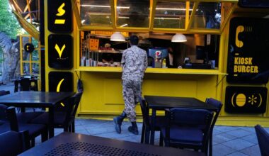 Soaring inflation and plummeting economy test Iran in wartime
