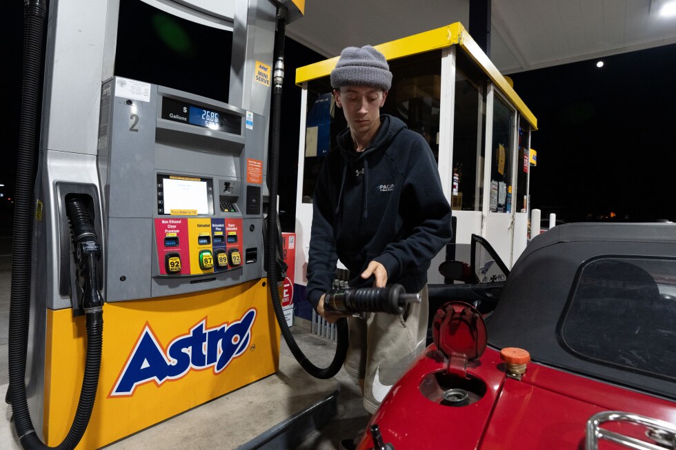 Why gasoline prices fell but then started climbing again