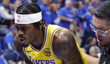 Lakers' Jarred Vanderbilt suffers gruesome pinky dislocation, expected to miss time