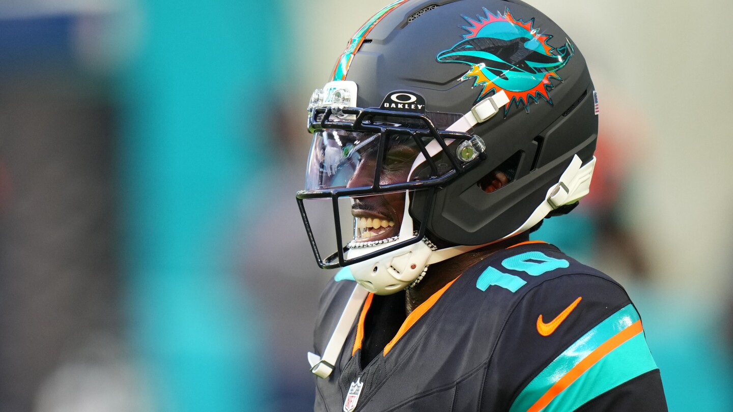 Tyreek Hill's estranged wife seeks evidence regarding 2019 incident involving Hill's son