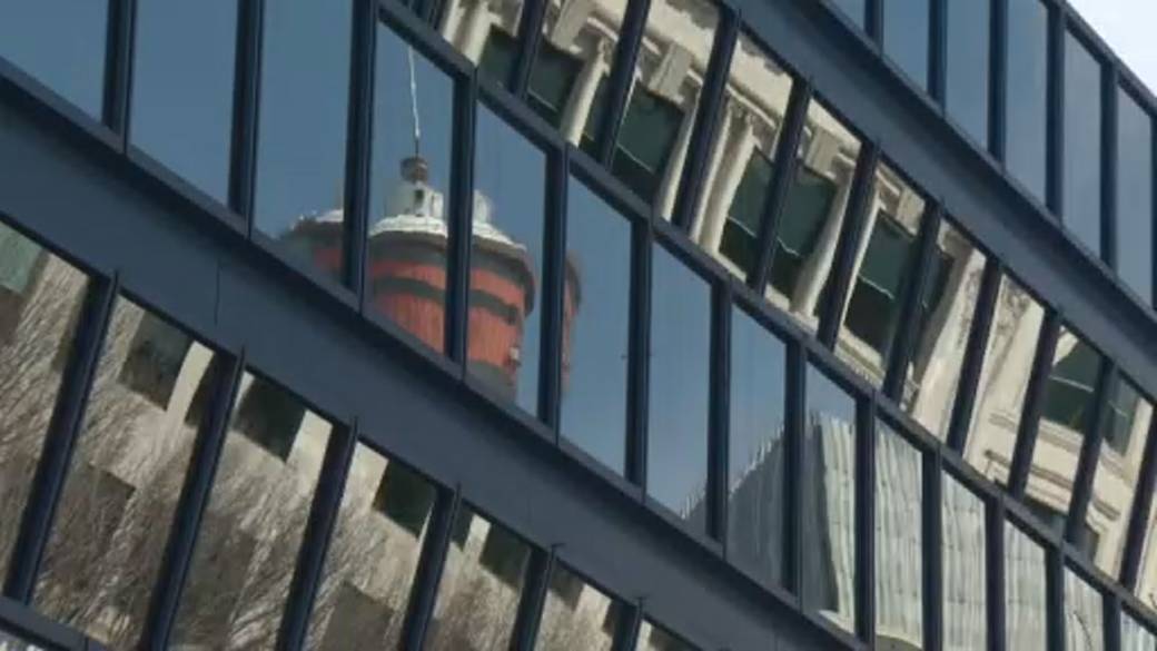 Click to play video: 'Calgarians more trusting of city hall, less satisfied with city services like transit: survey'