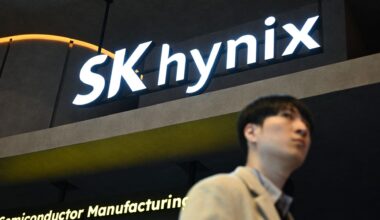 SK hynix logo building