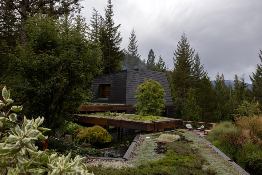 Whistler Hideaway cabin in Vancouver by Bricault Design