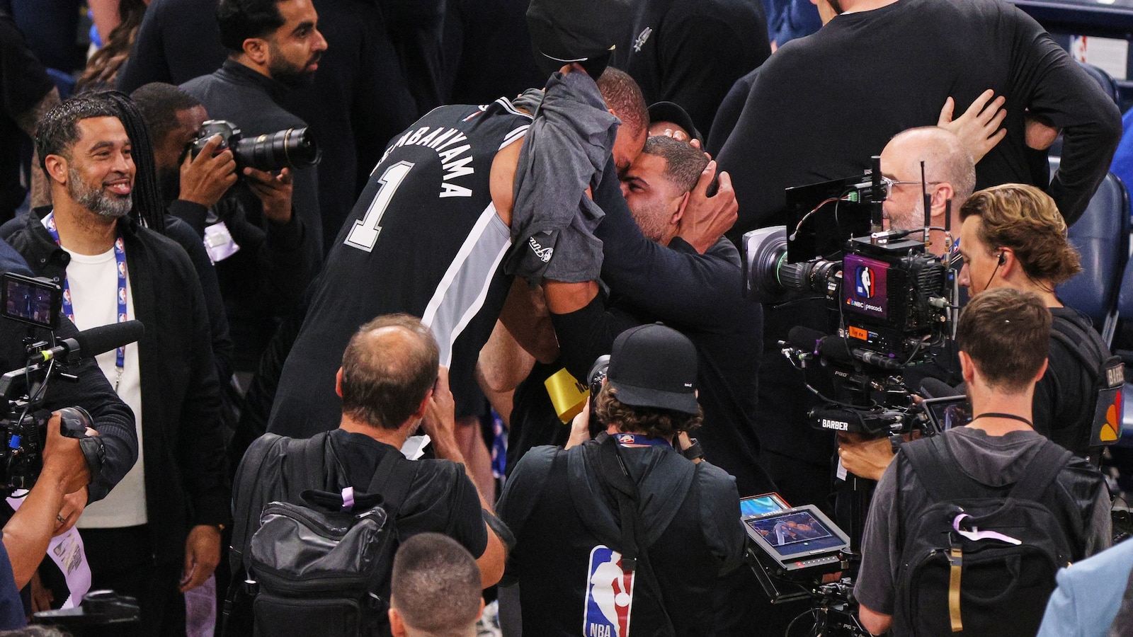 Rematch of 1999: It's Spurs vs. Knicks for the NBA title