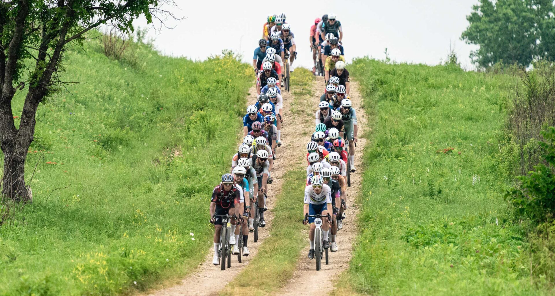 Unbound Gravel 2026 LIVE Updates: Elite Men & Women 200