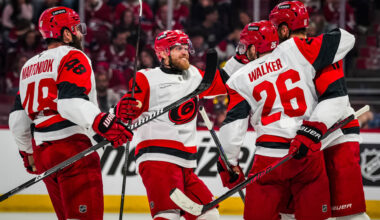 Hurricanes dominate from start in Game 4 win