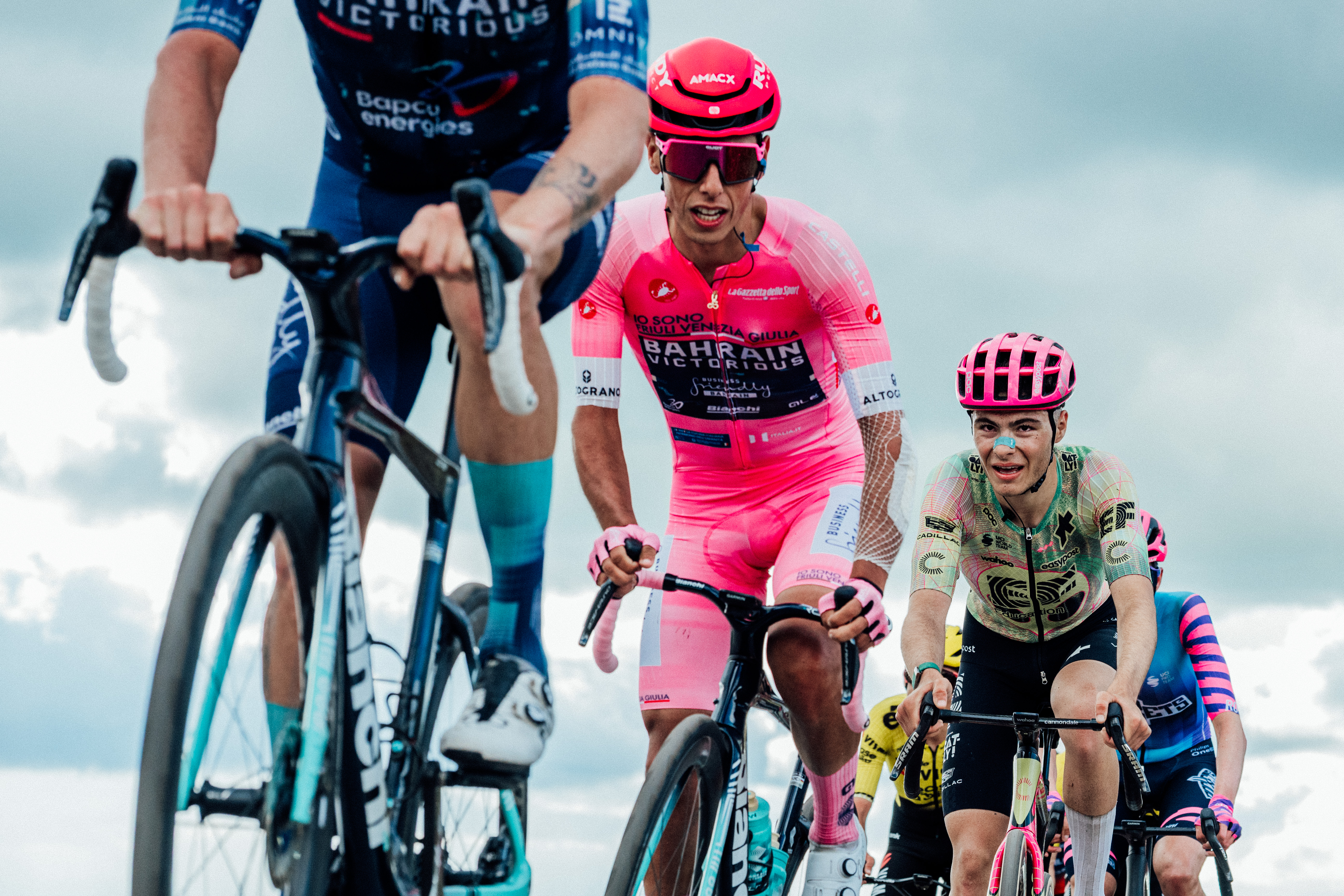 Eul&aacute;lio tries to hang on to the fast pace. Images from 2026 Giro d'Italia stage 7 to Blockhaus