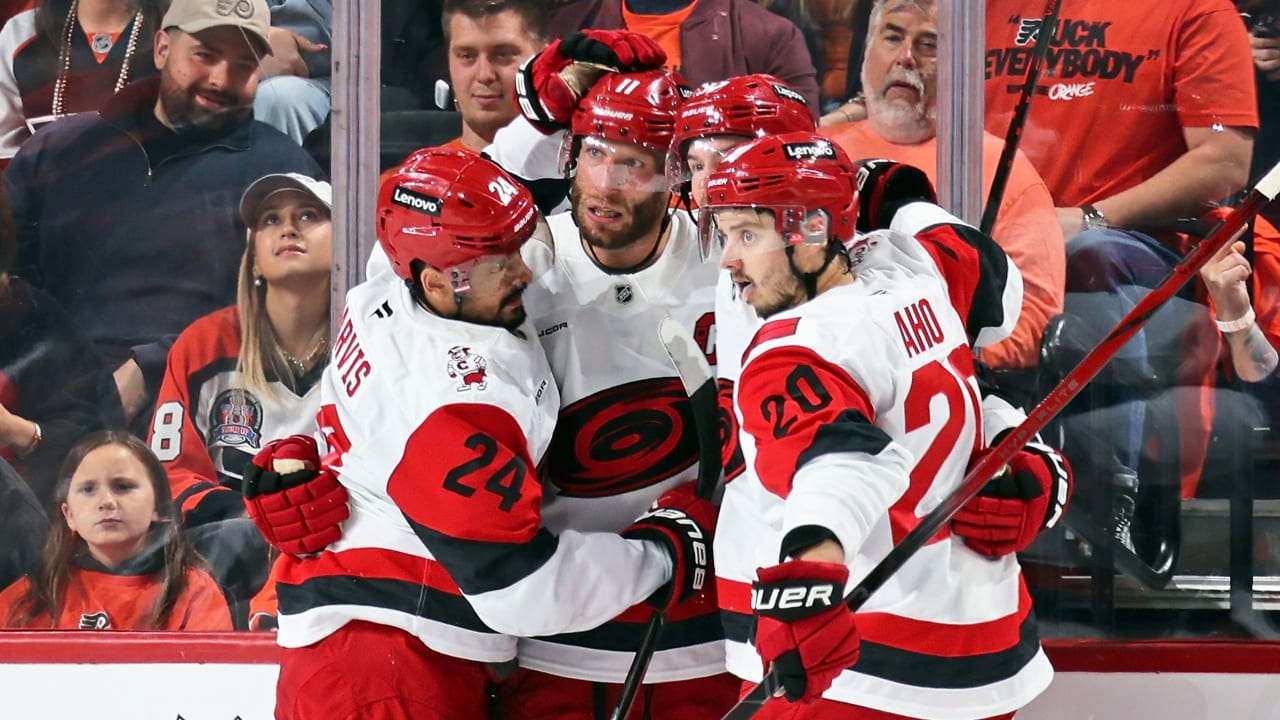 Hurricanes defeat Flyers in Game 3, on verge of Eastern Conference Final