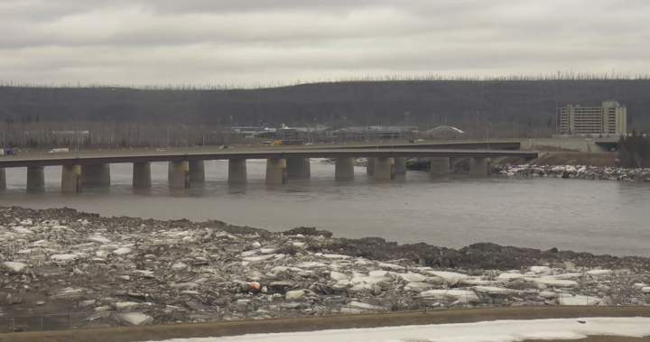 Evacuation alert remains in place for residents near Fort McMurray