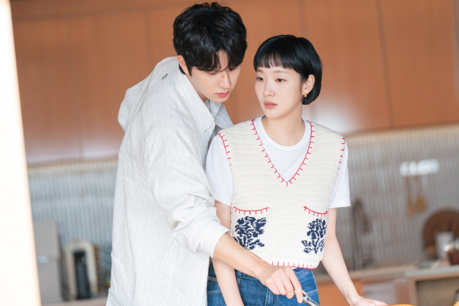 Kim Jae Won Makes Bold Moves After Realizing His Feelings For Kim Go Eun In "Yumi's Cells 3"