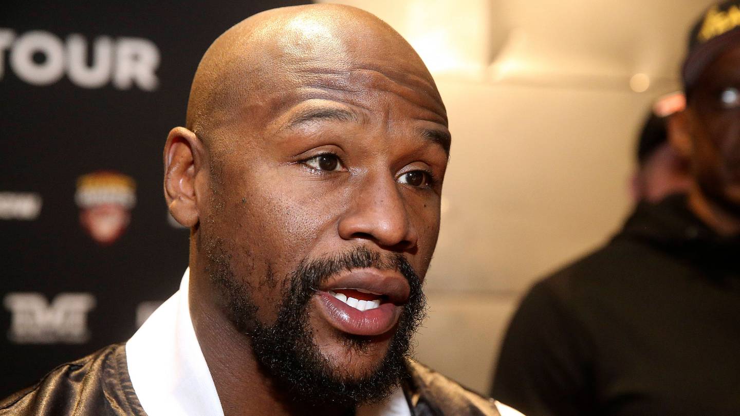 Floyd Mayweather Facing New Lawsuit Over Tyson and Pacquiao Fights