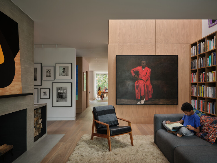 Montague House / Studio of Contemporary Architecture (SOCA) - Interior Photography, Living Room, Wood, Lighting, Sofa, Shelving