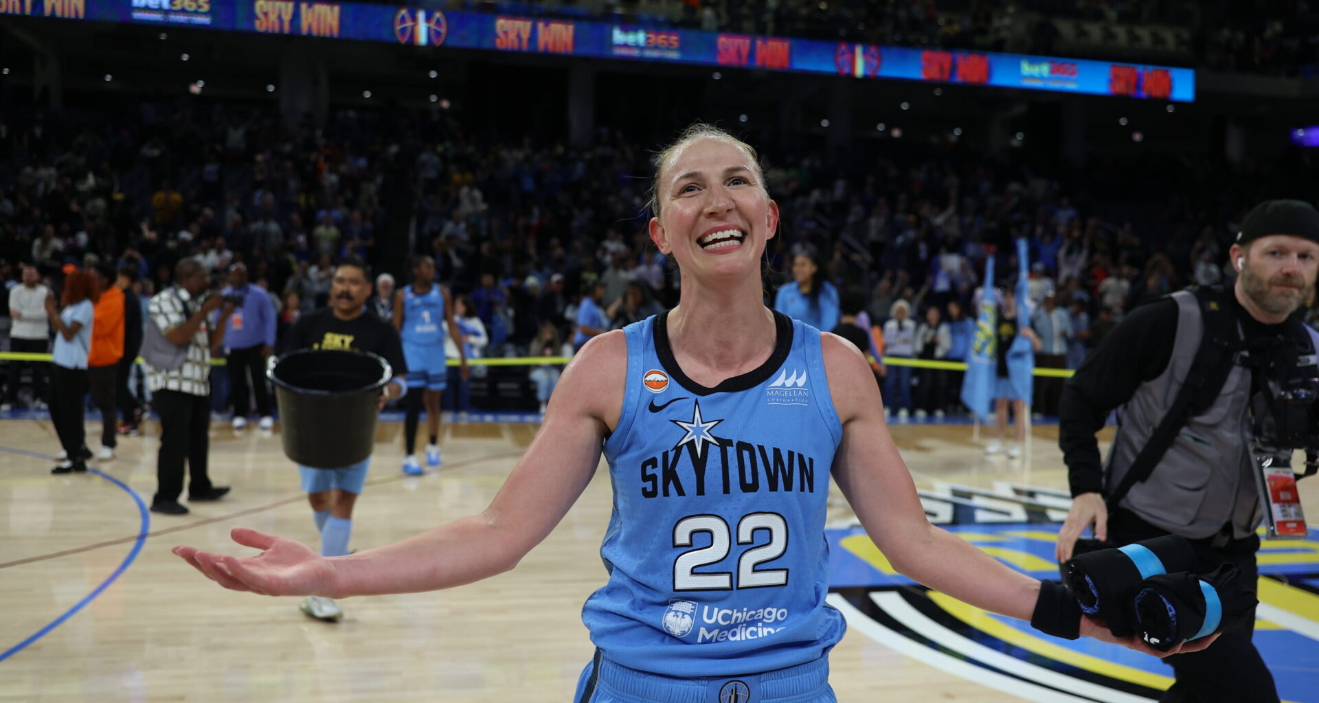Inside Courtney Vandersloot’s Record-Breaking Return
