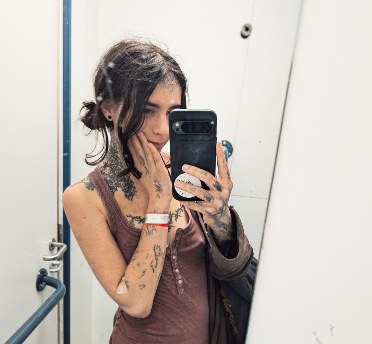 Lavender initially thought dislocating her limbs was a 'cool party trick'