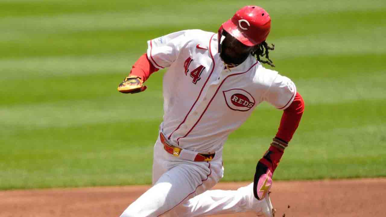 Reds place Elly De La Cruz on 10-day IL with right hamstring strain