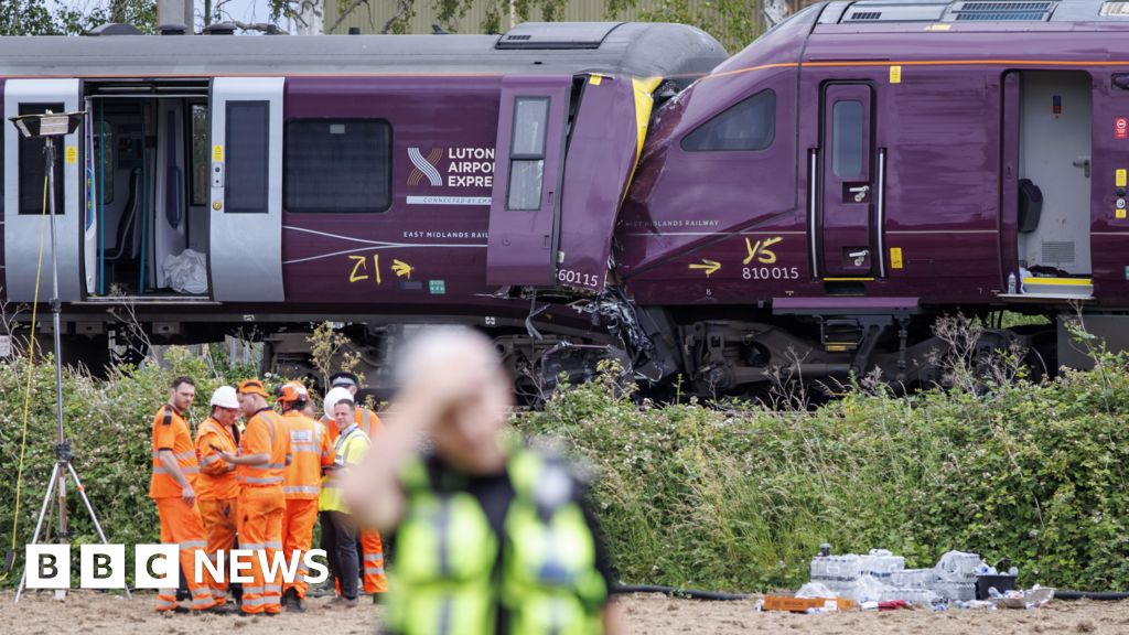 Bedford train crash disruption to last until Thursday - BBC