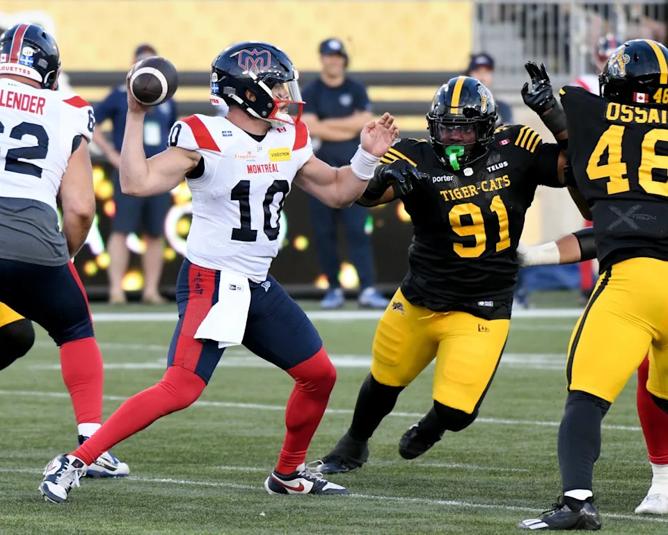 Alexander (10) makes the throw against the Tiger-Cats in Hamilton on June 4, 2026. THE CANADIAN PRESS/Barry Gray