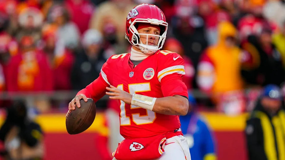 Kansas City Chiefs quarterback Patrick Mahomes (15) throws a pass during the second half against the <a class="link " href="https://sports.yahoo.com/nfl/teams/la-rams/" data-i13n="sec:content-canvas;subsec:anchor_text;elm:context_link" data-ylk="slk:Los Angeles;sec:content-canvas;subsec:anchor_text;elm:context_link;itc:0" data-yga="{"yLinkElement":"context_link","yModuleName":"content-canvas","yLinkText":"Los Angeles","ySubModuleName":"anchor_text","yHasCommerce":false}">Los Angeles</a> Chargers.Jay Biggerstaff-Imagn Images