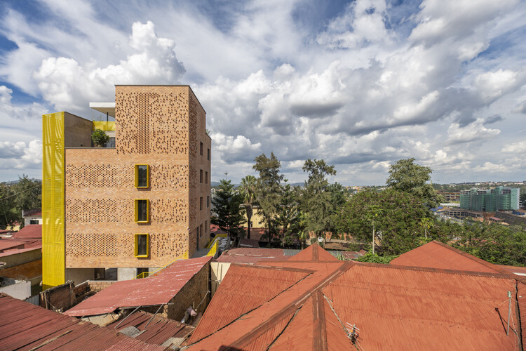 Brick Tower Mixed Use Building / ASA Studio - Image 7 of 28