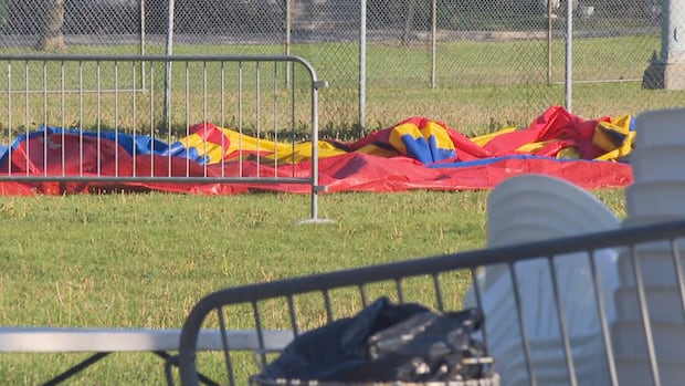 Child in critical condition after bouncy castle carried away by the wind in Montreal