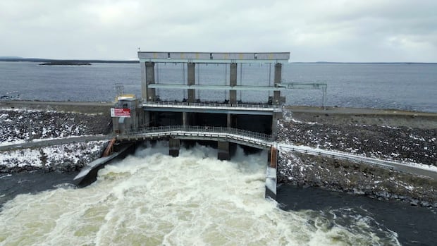 Grieving Innu Nation postpones Hydro-Québec settlement vote in wake of tragedy