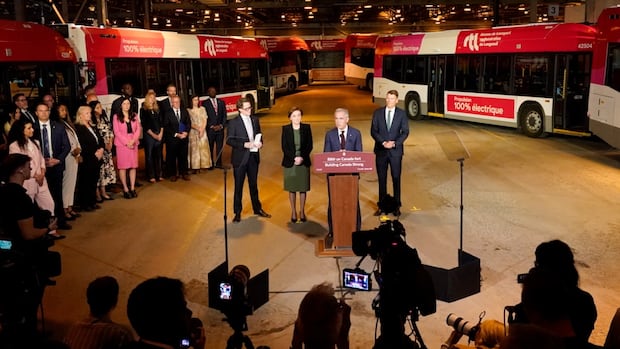 Quebec, Ottawa sign nearly $10B in infrastructure agreements