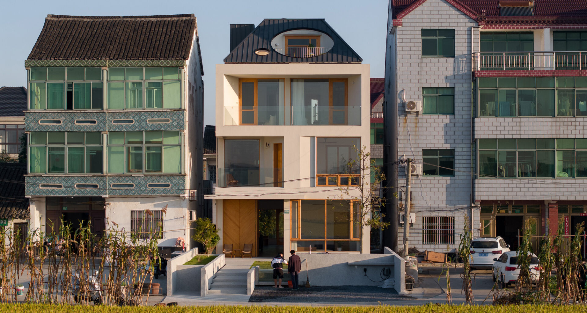 Mini South Villa / Dispacement Architectural Design