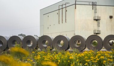 Ottawa to extend steel tariff quotas, remission program for 1 year