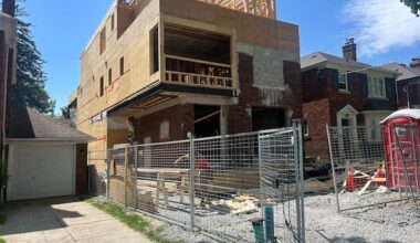 Duplex or single-family home? 3-storey build prompts questions over Toronto's zoning rules