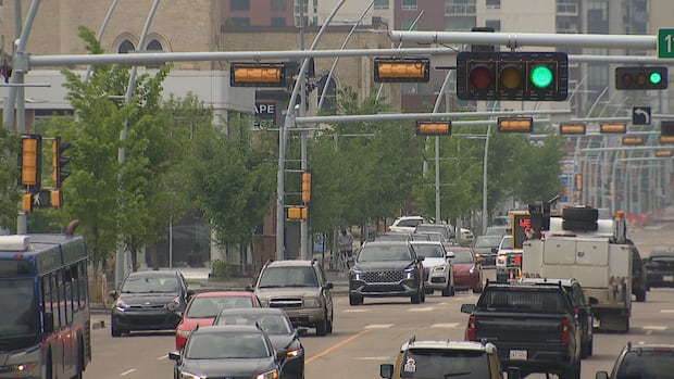 Edmontonians feeling more unsafe on roads, new traffic safety report suggests