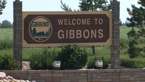 Central Alberta town challenges province’s viability review as prospect of dissolution looms