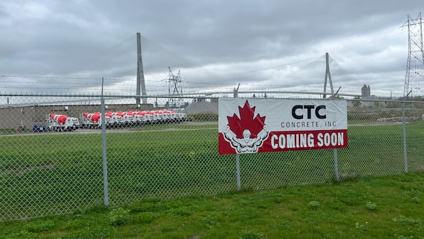 Moroun family of Michigan expanding controversial concrete empire to Canada