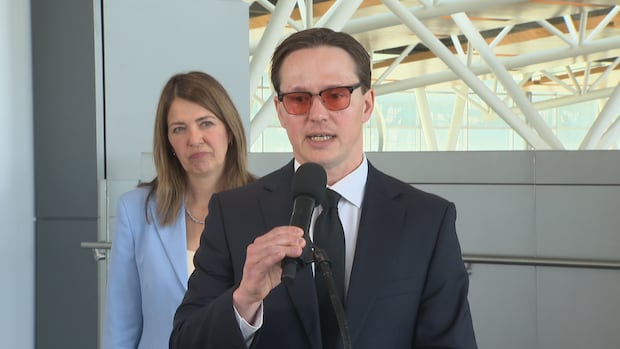 Alberta cabinet minister won't say if he supports keeping province in Canada