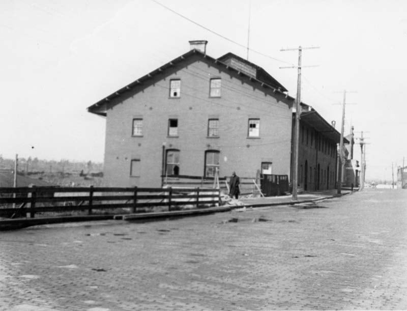 an old building in a black and white photo