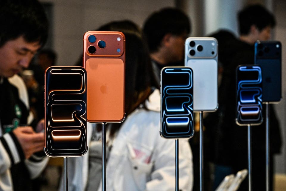 CHINA-ECONOMY-APPLE