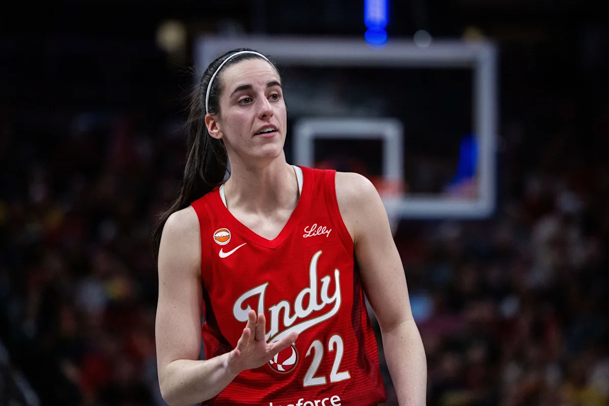 WNBA Fans Blasts Caitlin Clark Arguing With Referee In Fever-Dream Matchup
