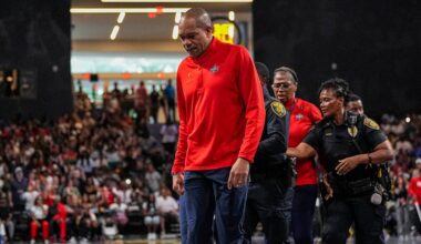 Mystics coach escorted off court by police after ejection over call