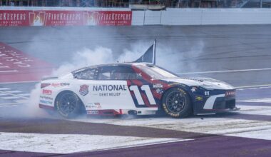 Denny Hamlin NASCAR Michigan