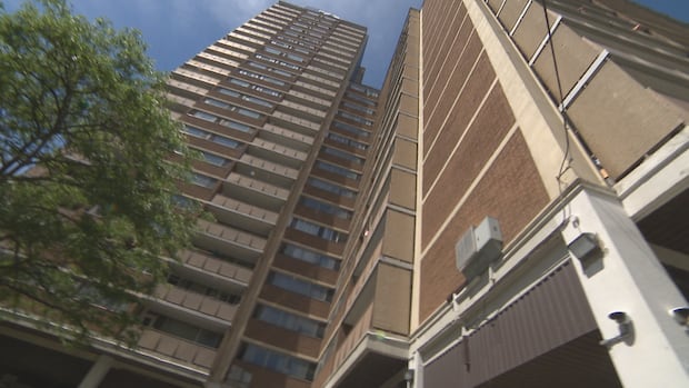 Flooding from burst water pipe displaces tenants in TCHC building in East York