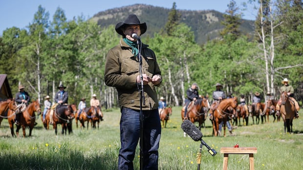 Alberta country music artist Corb Lund says anti-coal petition drive a success
