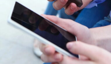 Hogan Pleased to Hear Ottawa's Plans to Limit Social Media Use for Children Under 16