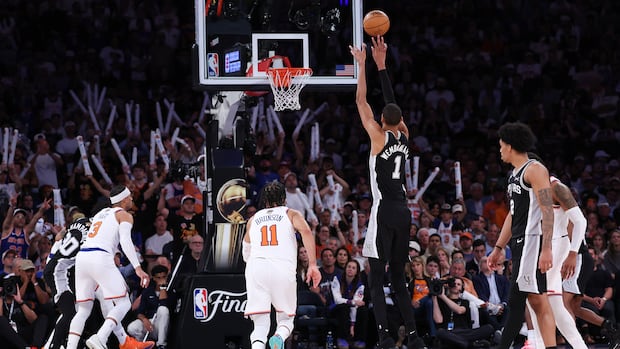 Victor Wembanyama carries Spurs to 115-111 win that cuts Knicks' NBA Finals lead to 2-1