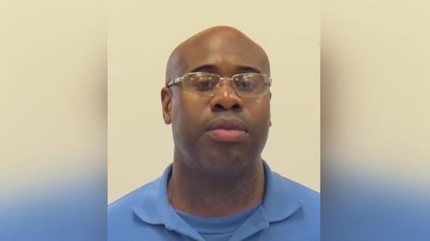 Ottawa police warn public after dangerous offender granted day parole