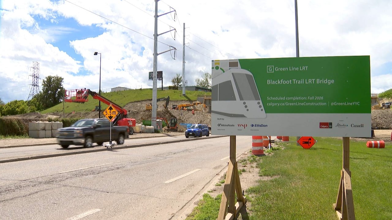 Calgary council votes to pursue additional downtown LRT options