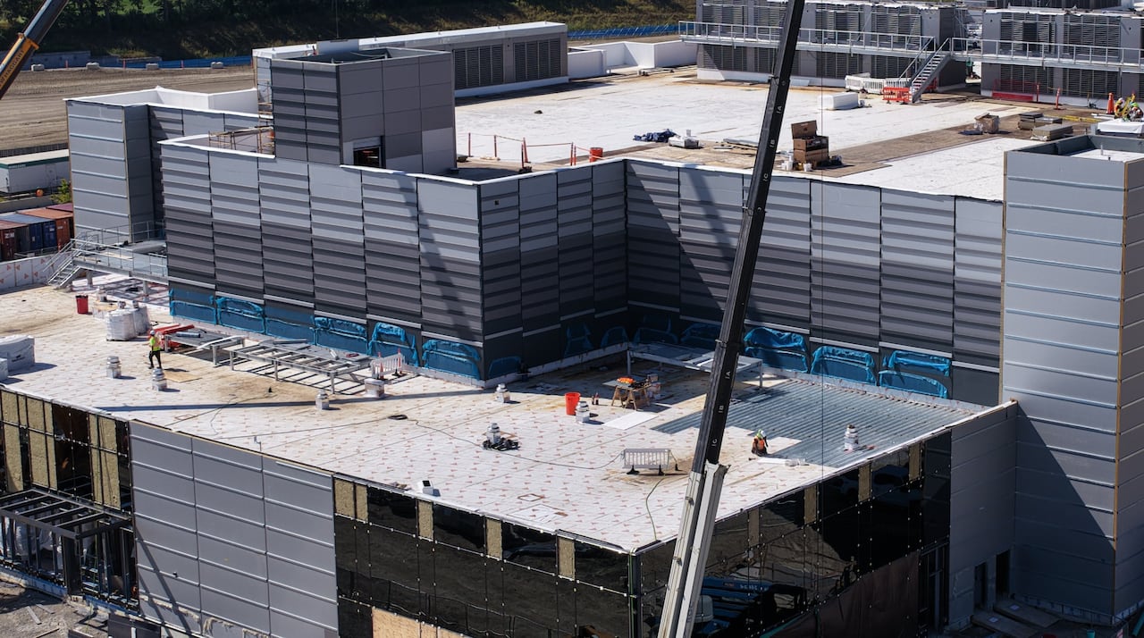Construction of a data centre.