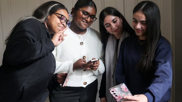 Ottawa moves to restrict social media for kids under 16