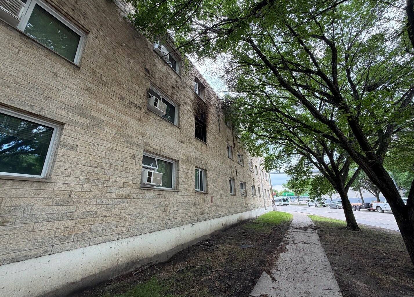 One person critical after fire in River Avenue apartment – Winnipeg Free Press