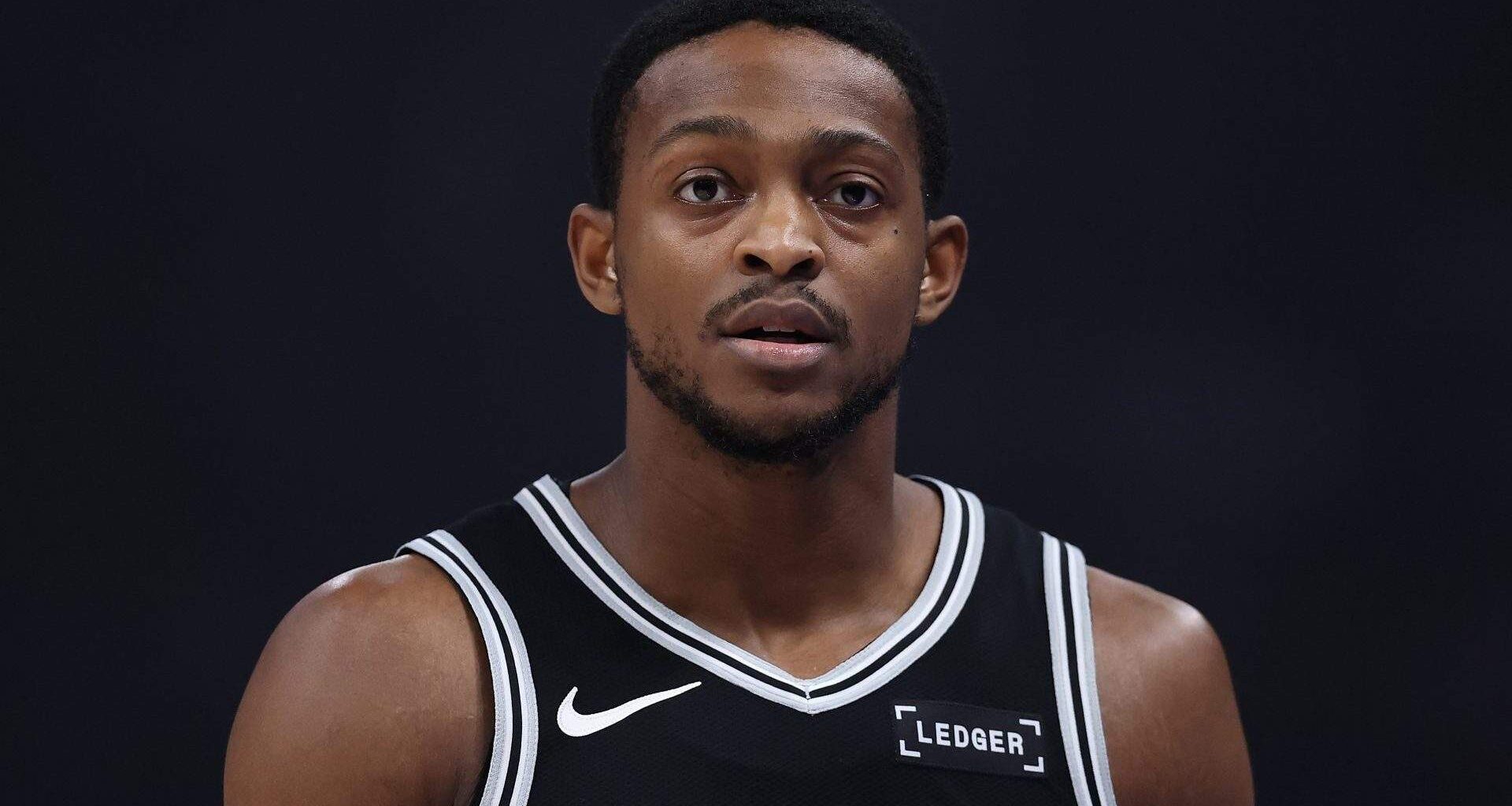 Spurs' De'Aaron Fox Roasted by WNBA Announcers After Blunders