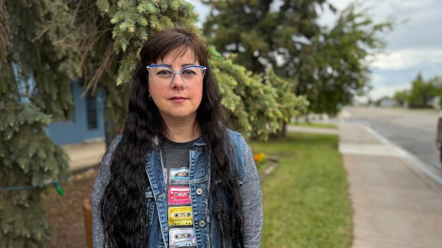 Lack of communication about school shooting threat upsets parents in northern Alberta town