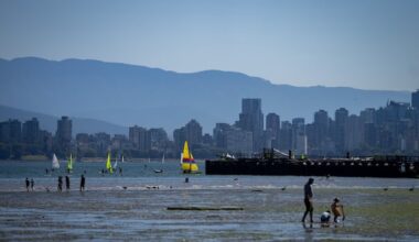 Metro Vancouver urges residents to keep saving water as temperatures rise